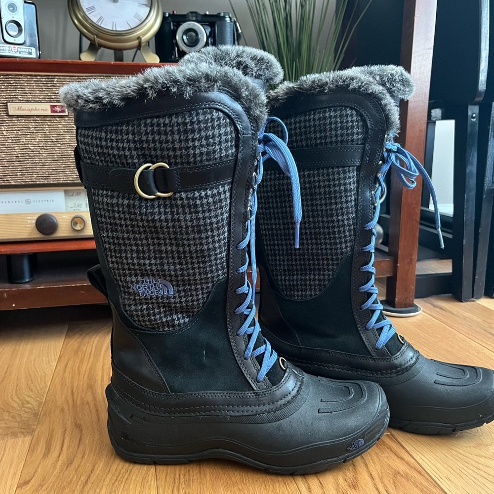 The North Face Shellista Black and Blue Winter Boots